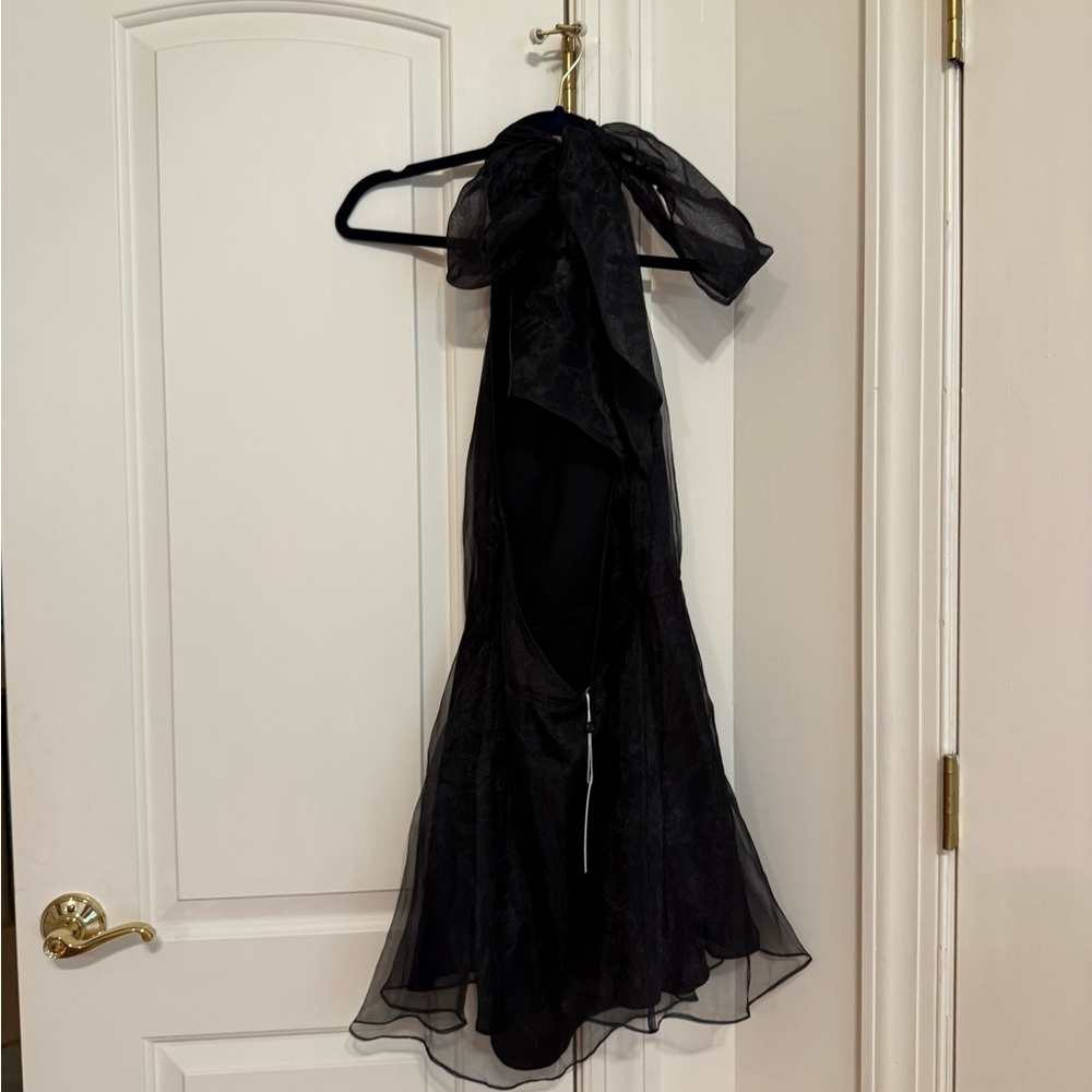 NWT Lovers + Friends Black Halter Babydoll Mini Dress size M - Picture 4 of 8